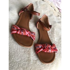 Boho Brown Pleather & Red Tribal Sandals Size 8